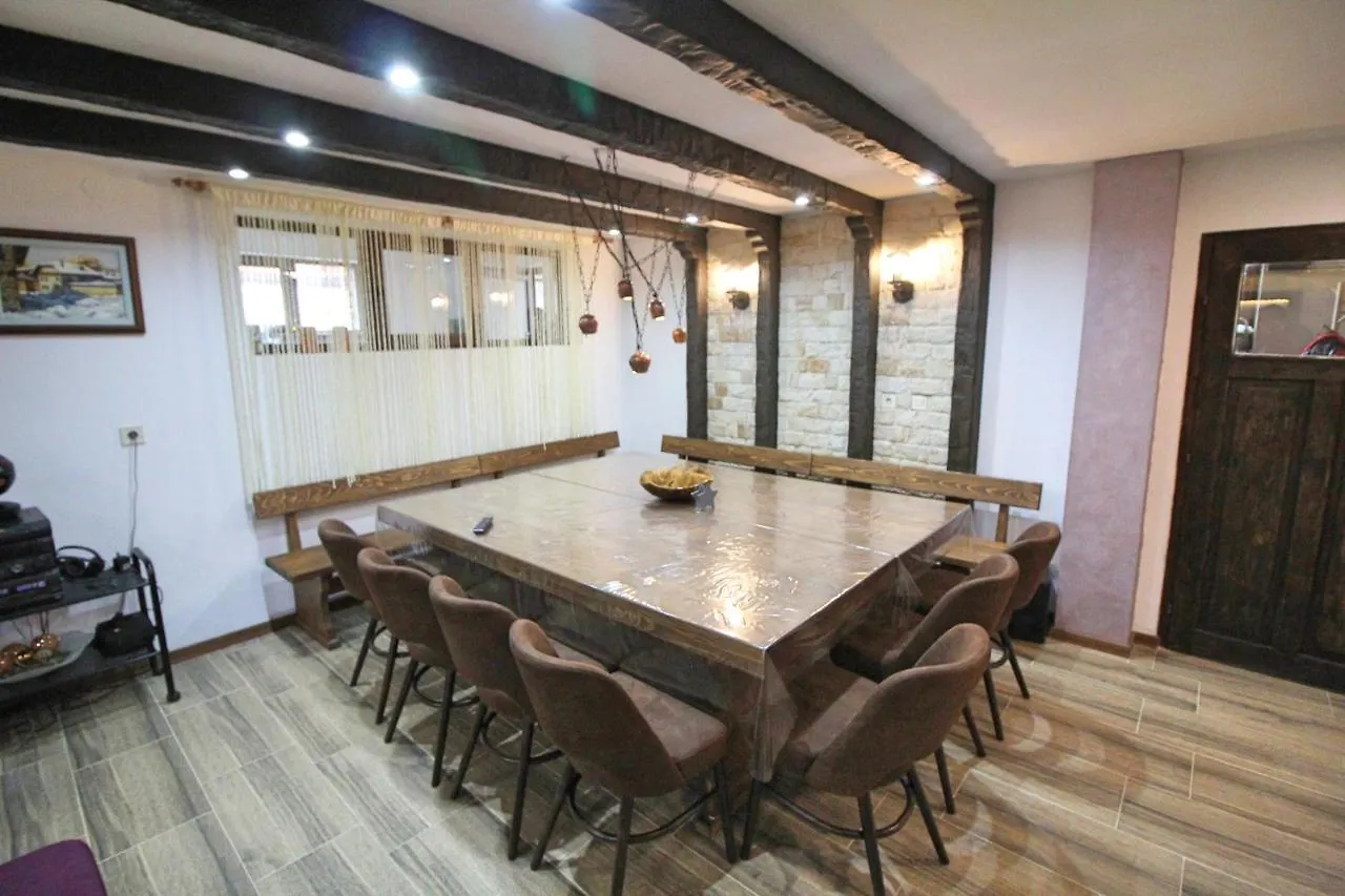 Ice Jewel Chalet: Ski-Ready Retreat Near Bansko Gondola Bulgaria